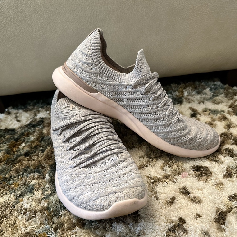 Techloom Wave Sneaker